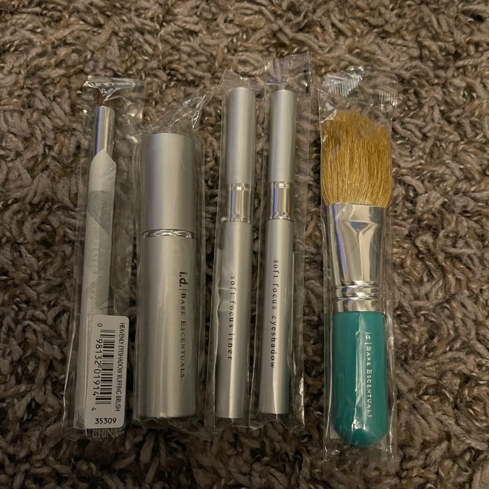 Bare minerals brush set